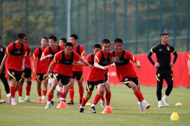U17国足结束海外拉练回京，放假10天杨晨给球员留“作业”