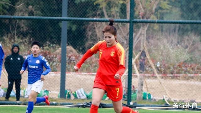 留洋入围年度最佳！恭喜中国女足21岁左飞翼，变豪门大腿：造14球(1)