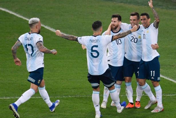 自由杯将上演一场备受瞩目的比赛，阿根廷劲旅河床将对阵巴西球队弗鲁米嫩塞。(2)