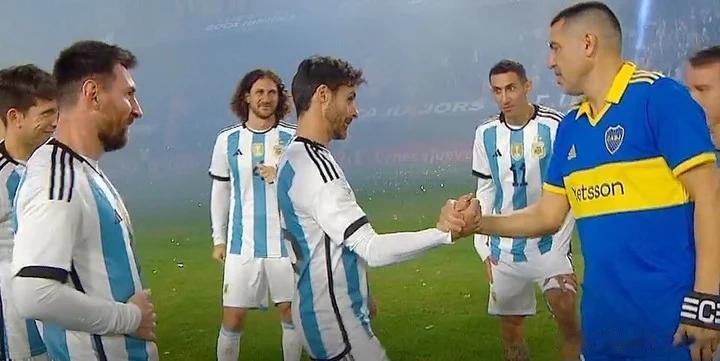 里克尔梅的告别赛，阿根廷足坛传奇人物的聚会，梅西都来了，里克尔梅当年的好搭档帕勒(6)