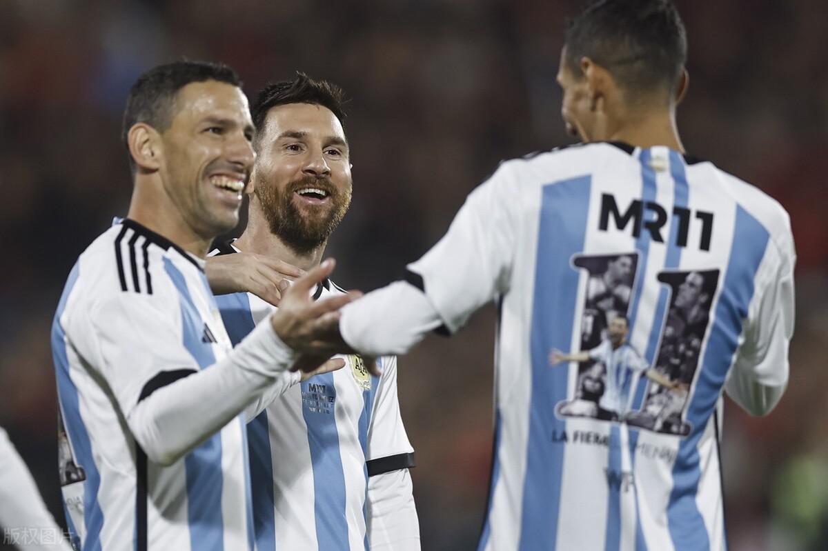 迪马利亚：梅西是阿根廷队魂，世界杯输给沙特后，他曾向队友道歉(1)