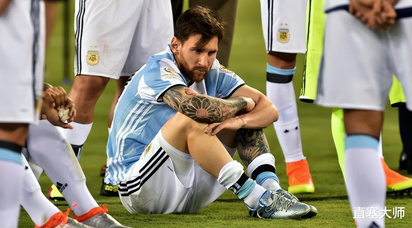 决赛3失单刀！阿根廷悲催巨星：不敢回国踢球，女儿同学骂我是驴(3)