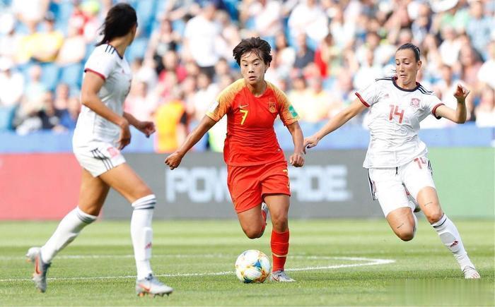 王霜的状态令人担忧。

毫无疑问，现今中国女足的头号球星，一定是王霜。虽然她仍然(1)
