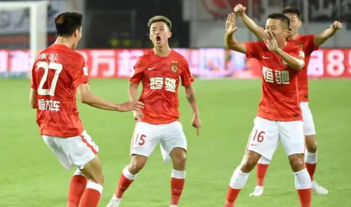 昔日广州队是中国足球的标杆，如今的广州队进入中甲，他们并没有放弃，相反信心十足，(5)