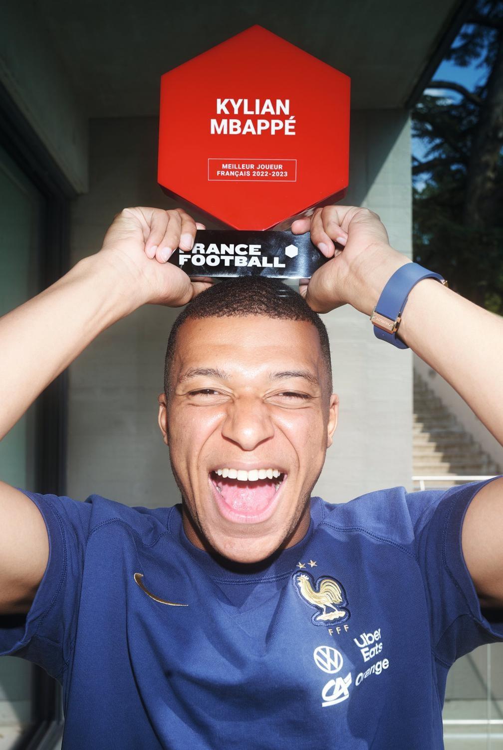 姆巴佩的野心应该就是金球奖了，所以他怒怼了巴黎圣日耳曼

在拿到了《法国足球》评