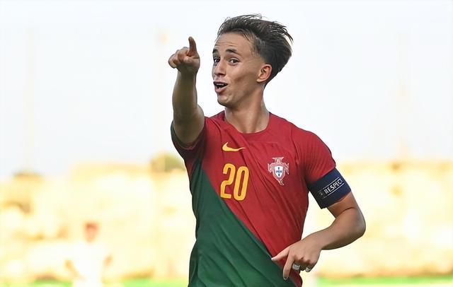 5-0虐菜！葡萄牙大爆发，4连胜晋级欧洲杯决赛，18岁新C罗独造6球(5)