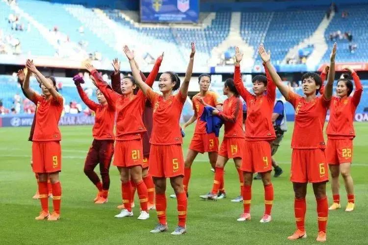 女足世界杯中国队战绩预测：

中国女足2-1丹麦
中国女足3-0海地
中国女足1(1)