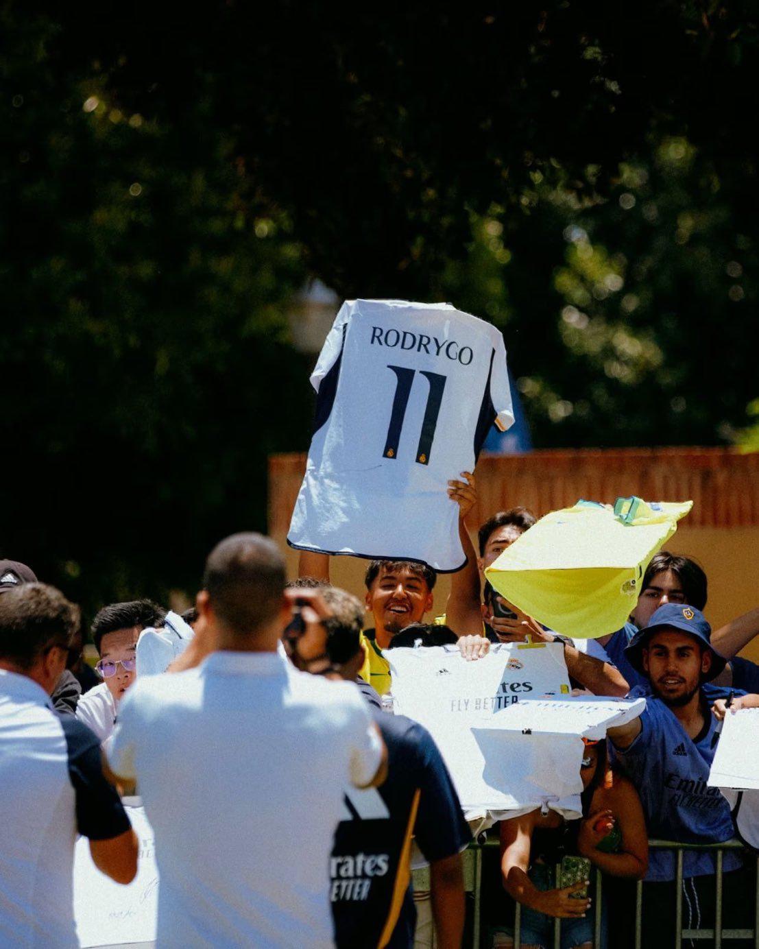 阿斯：罗德里戈和他的球衣是最受洛杉矶皇马球迷欢迎的球衣之一。#halamadri