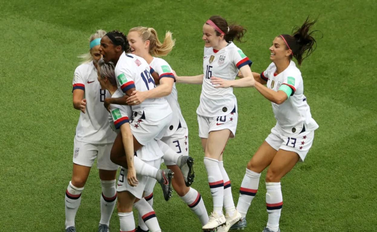 2023年世界杯
女足赛，
明日八强继续鏖战！

首先，
荷兰迎战南非；

荷兰(3)