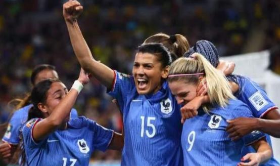 在女足世界杯的第14日，阿根廷与意大利之间的比赛成为了焦点赛事(1)