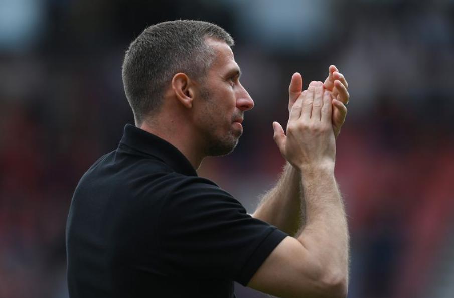前利物浦教练在震惊退出后被任命为英超俱乐部经理(1)