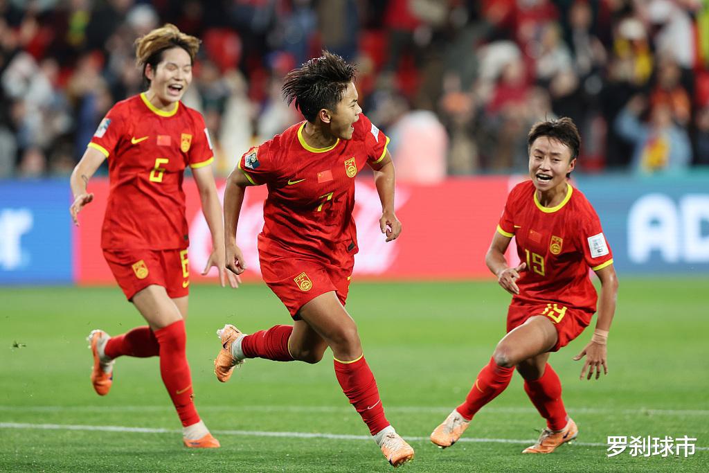 拒绝留洋！中国女足大将回归女超联赛，上赛季拿到欧洲联赛金球奖(5)