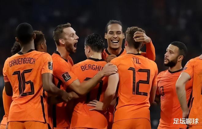 一场3-0让荷兰进入欧预赛出线区！国米铁卫助攻戴帽，范加尔观战(3)