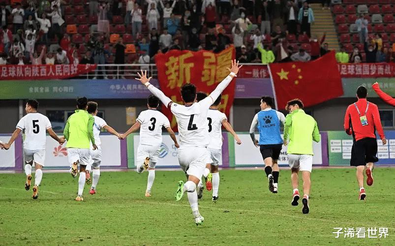 凌晨0点！中国足球传来喜讯: 新疆足协做出难得决定，球迷齐声点赞(5)