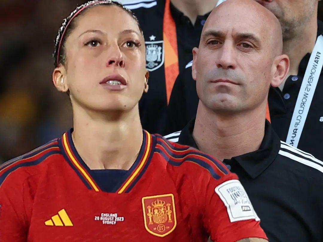 西班牙足协主席路易斯·鲁维亚莱斯，因亲吻女球员被停职(5)