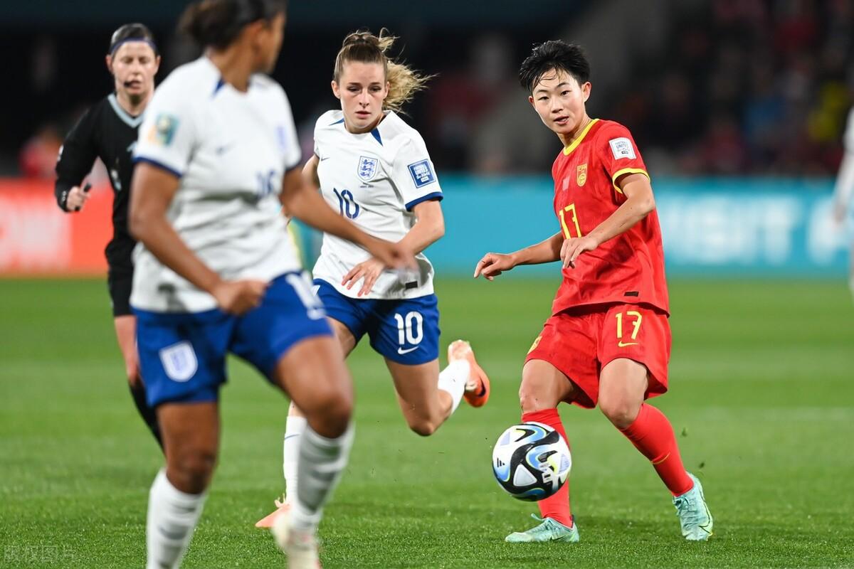 中国女足28岁主力首秀2球倒下，狂飙11分钟未果0-2，法甲第5首胜