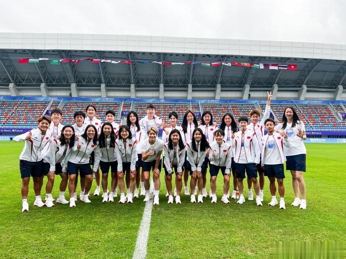 中国女足球员晒照为亚运会预热，明晚首战蒙古女足