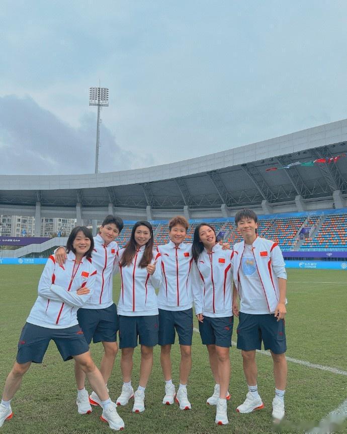 中国女足球员晒照为亚运会预热，明晚首战蒙古女足(4)