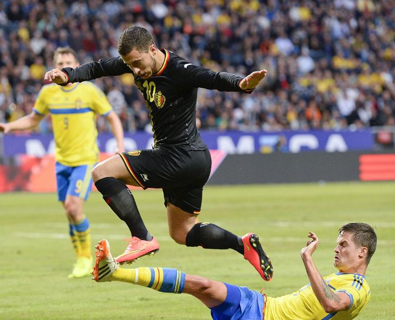 欧预赛：比利时VS瑞典，瑞典防守压力颇大，比利时乘胜追击