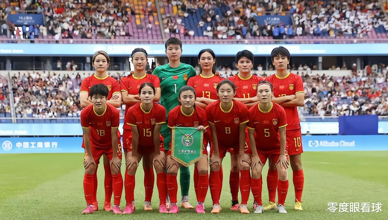 中国女足VS朝鲜首发浮现：442出击，留洋双星领衔中场，王珊珊冲锋(1)