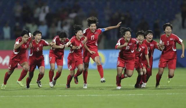 中国女足1-2朝鲜：不落后不会踢？海归体能状况堪忧，女足真悬了(2)
