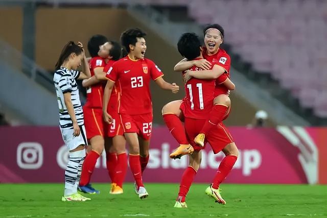 上午9点!北京媒体点评中国女足引爆争议，球迷吐槽：还不如贾秀全(3)
