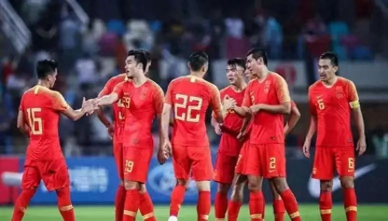 上午11点！中国男足传来喜讯：足协做出英明决策，球迷齐声点赞(7)