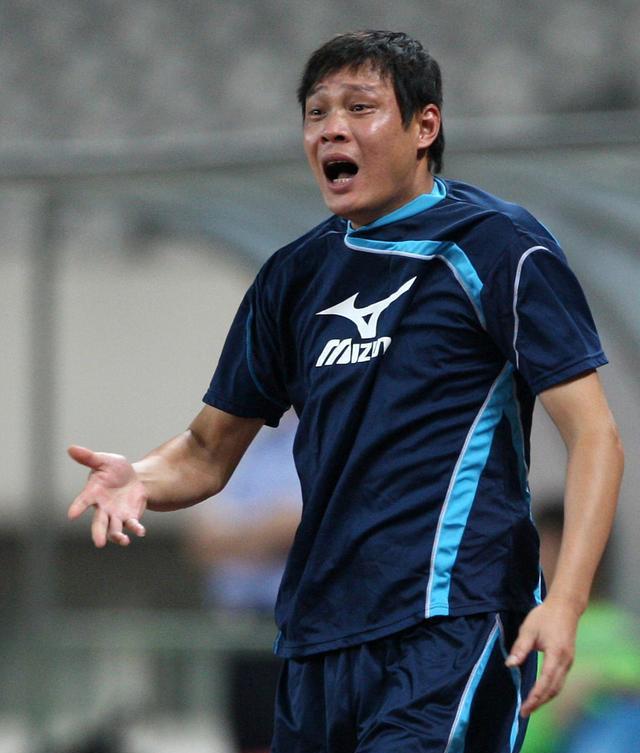范志毅刚出任上海队主教练，就带队在东京连战连胜，力压日韩夺冠(2)