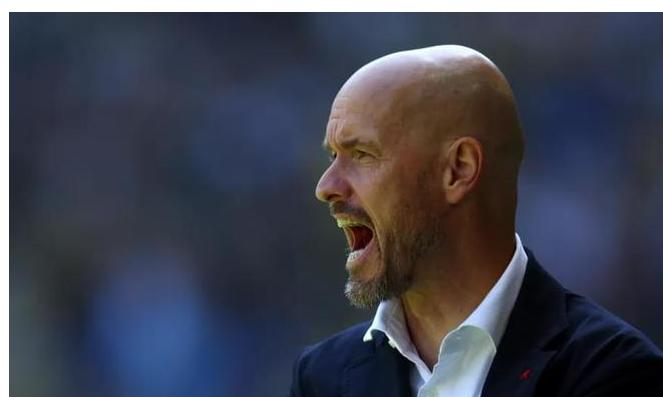 拉尔夫·滕哈赫于2021年底接任曼联主教练一职(1)