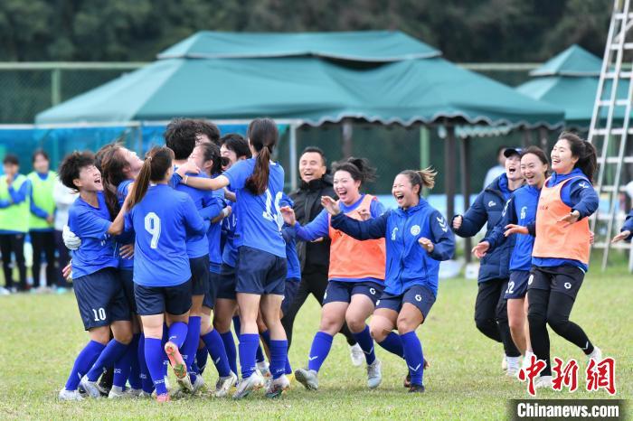 学青会女足教练：倡议建立多层次足球教育体系 促女足国际化发展(2)