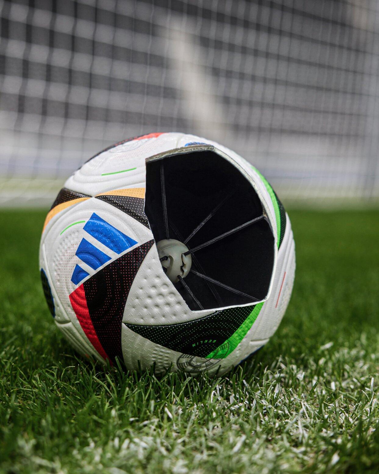 2024欧洲杯用球内置高频精确传感器，与去年世界杯技术相同