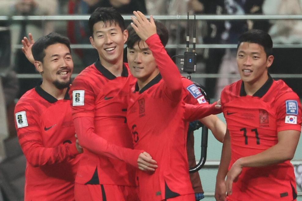 韩国媒体嘲讽国足，强调1大特点，球迷反驳：还有脸说别人？(2)
