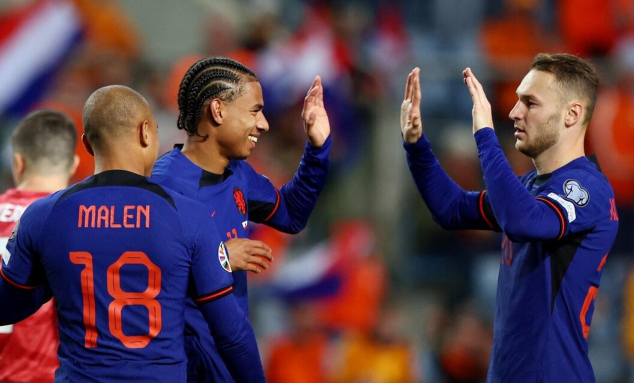 欧预赛最新战报：世界第2丢分，克罗地亚晋级，荷兰6-0踢疯了(3)