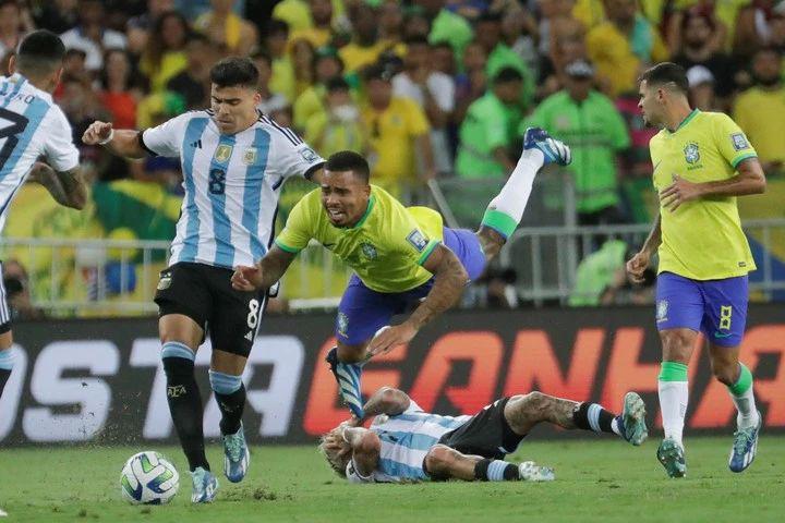 1-0，世界杯冠军掀翻5冠王！阿根廷登顶榜首，巴西创下耻辱纪录(2)