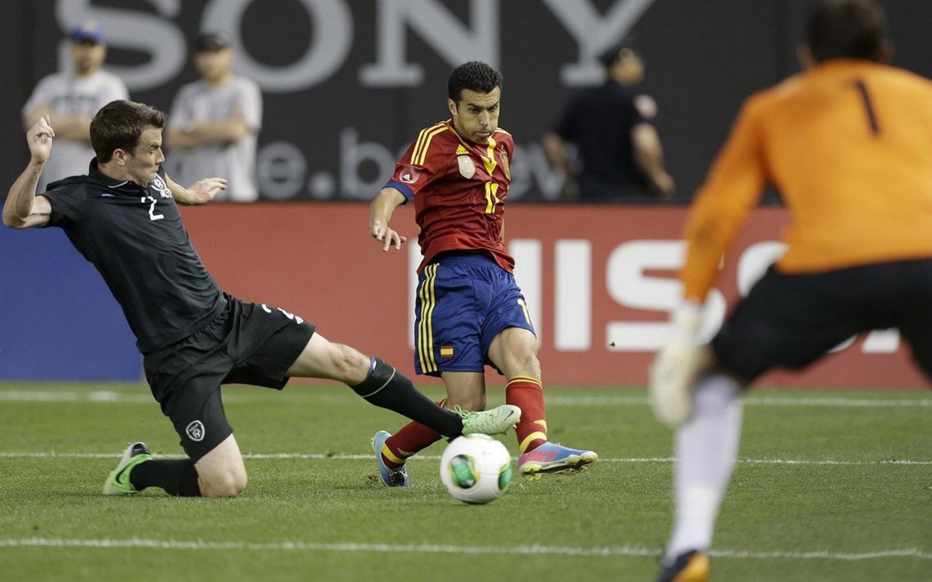 欧预赛：托雷斯传射亚马尔造乌龙加维伤退，西班牙3-1头名出线(2)