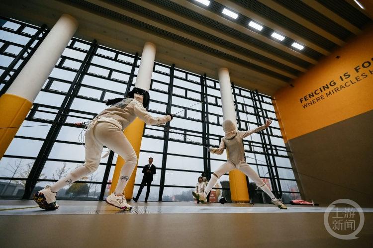 重庆市青少年击剑锦标赛开赛 参赛人数再创新高(1)