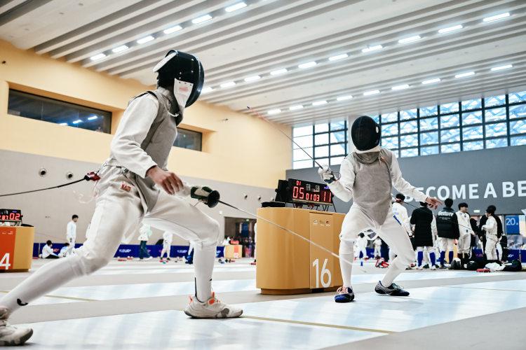 重庆市青少年击剑锦标赛开赛 参赛人数再创新高(2)