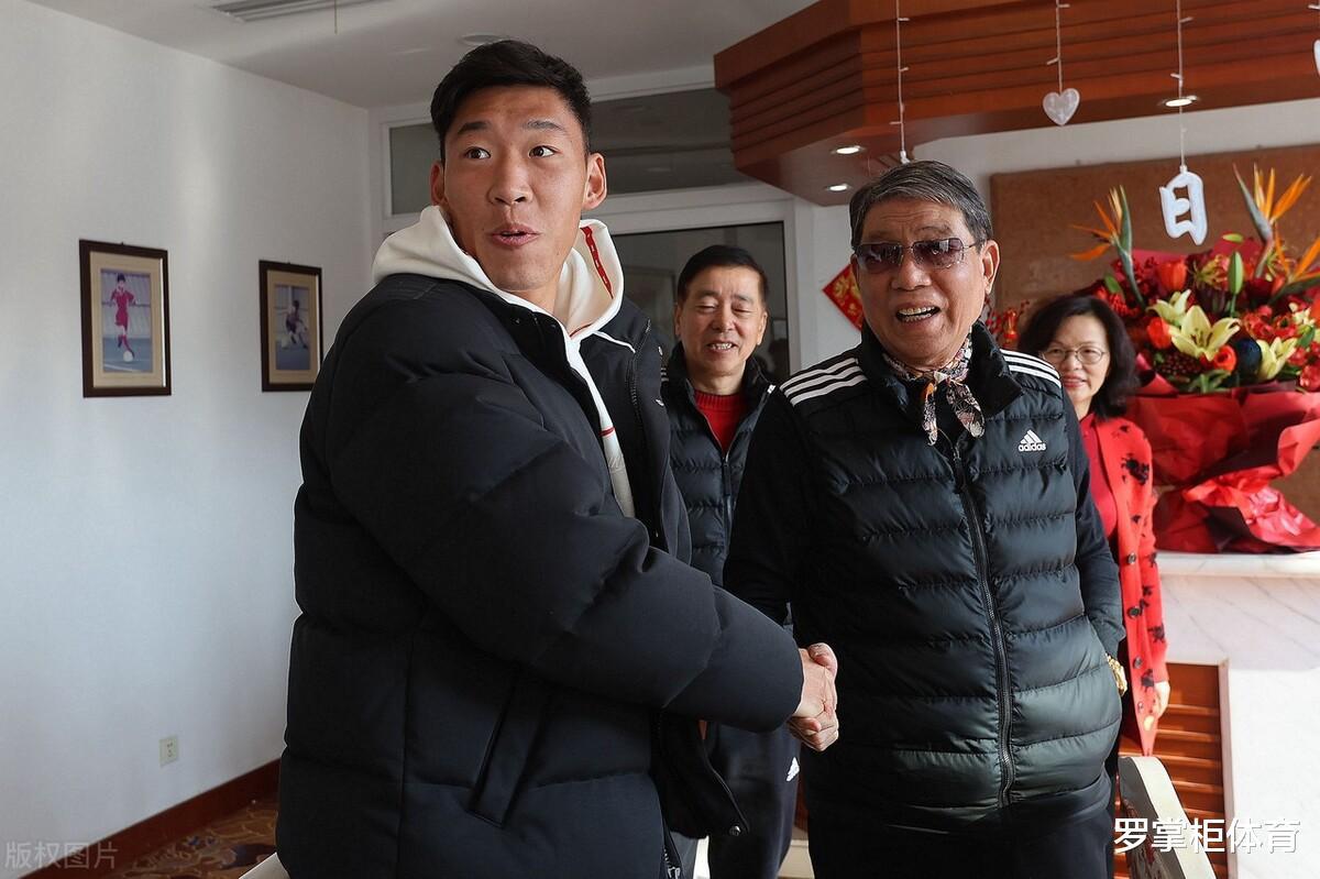 意外！徐根宝批评武磊和张琳芃，直言中国足球有你们也没冲出去(4)