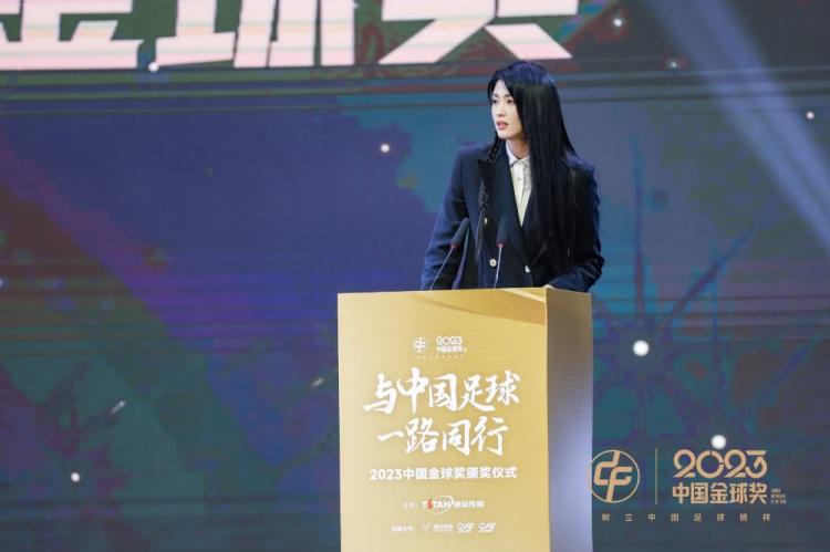 赵丽娜：祝贺张琳艳首夺女子金球奖，希望一起为女足进步而努力(4)