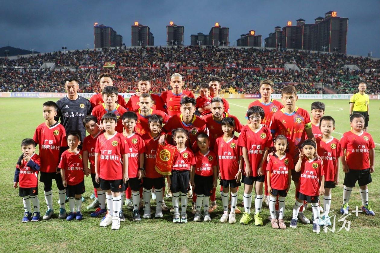 “小平果”的“大文章”，一个中国职业足球的县域样本