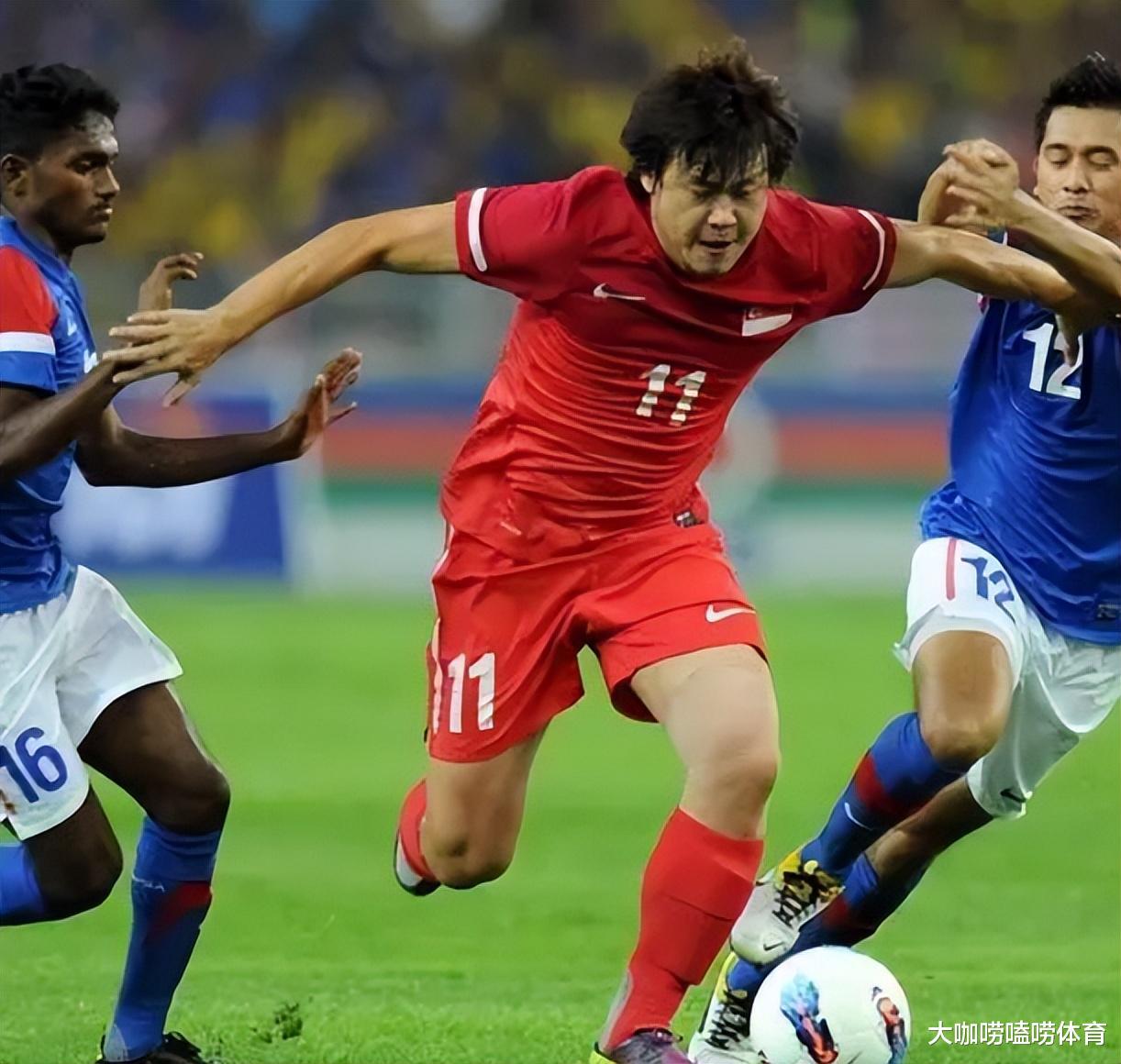 中国男足球员被新加坡归化，进国家队征战世预赛，率队险击败国足(5)