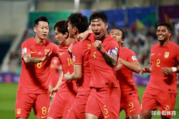 正式官宣，中国男足VS泰国开球时间敲定，CCTV5直播，球迷沸腾(2)