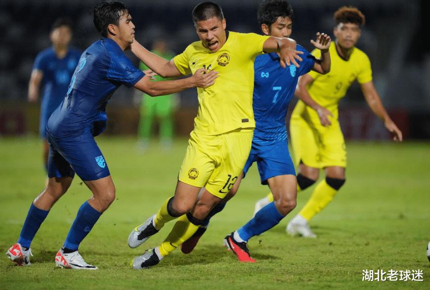 归化年轻化！越媒：泰国U23出现18岁法甲归化球员！国足压力陡增(2)