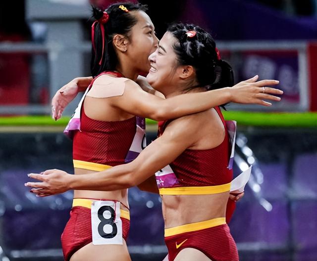中国女子接力痛失巴黎奥运会门票 复合赛跑出43秒13列小组第三(3)